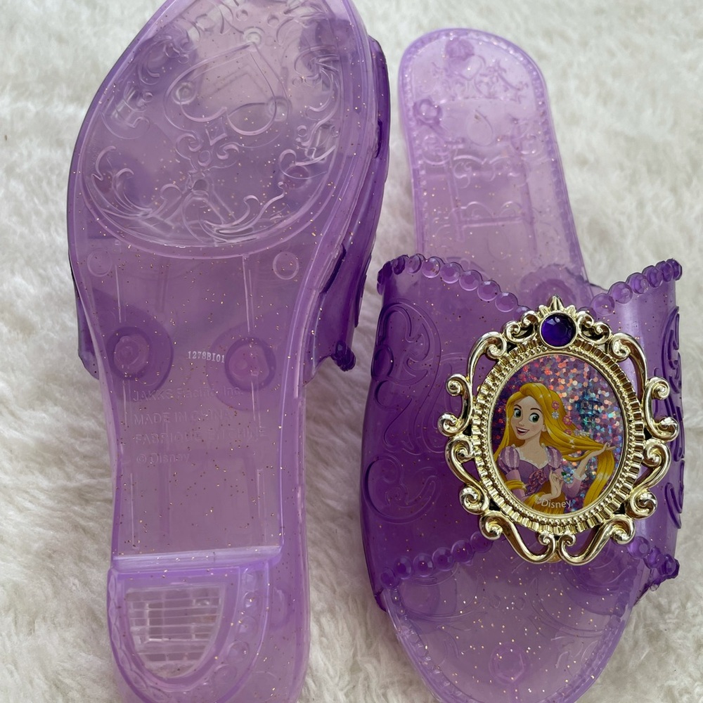 Disney Princess Rapuzel Play Shoes - Picture 2 of 4